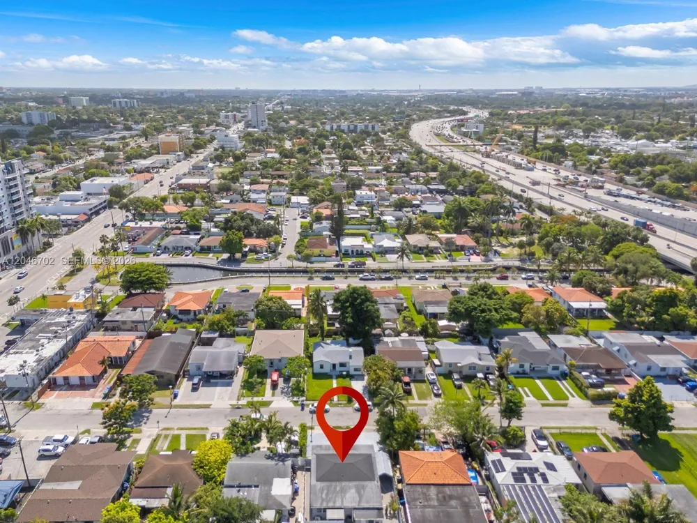 801 NW 17th Ct Miami, FL 33125