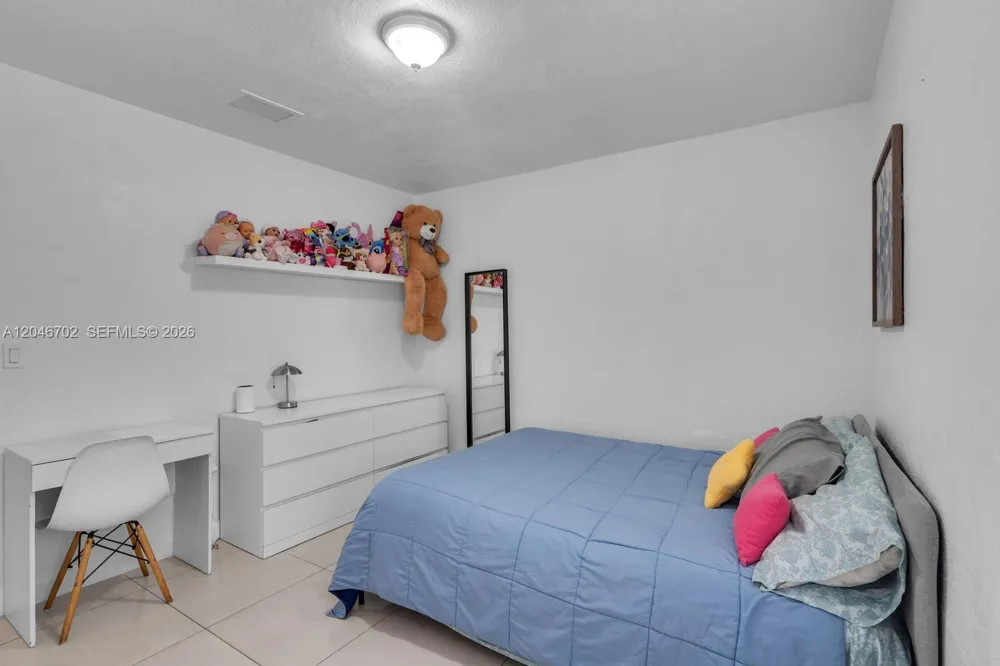 801 NW 17th Ct Miami, FL 33125