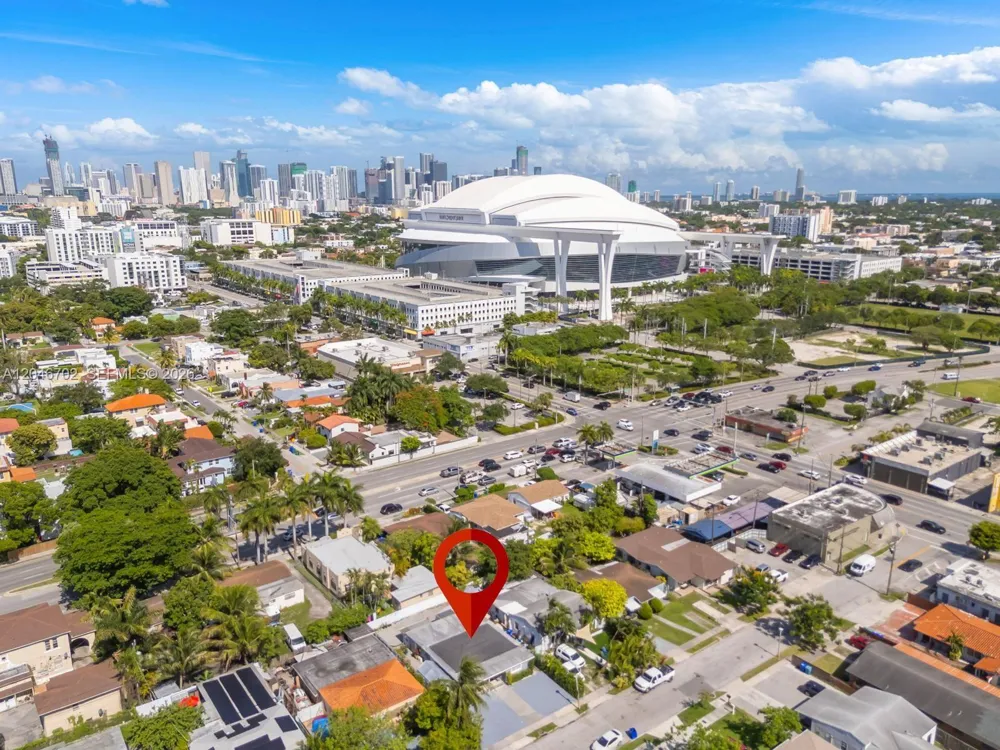 801 NW 17th Ct Miami, FL 33125