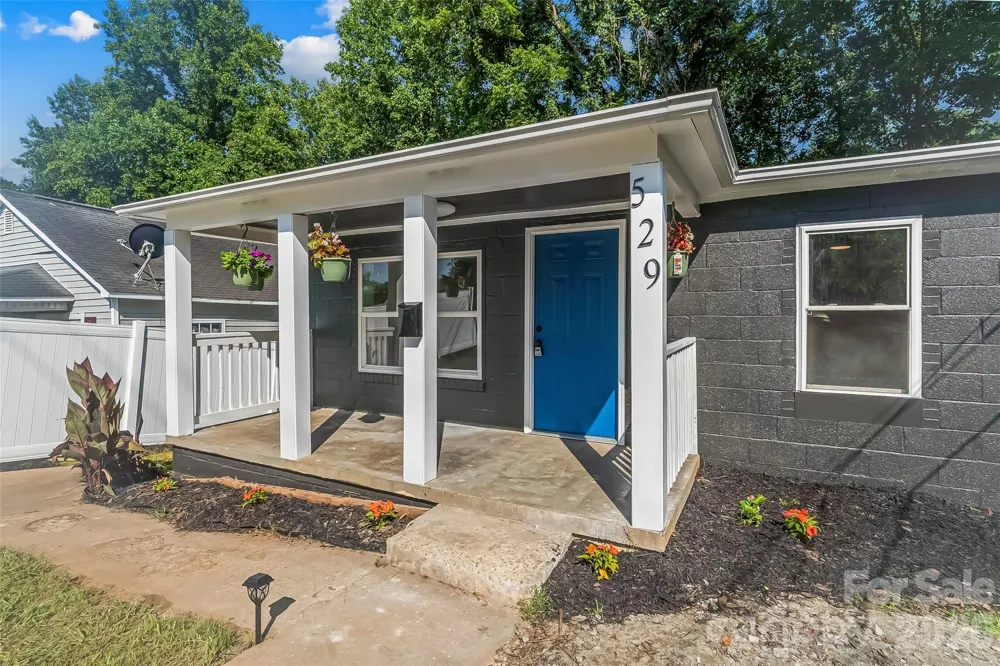 529 NW stage Street Lenoir, NC 28645