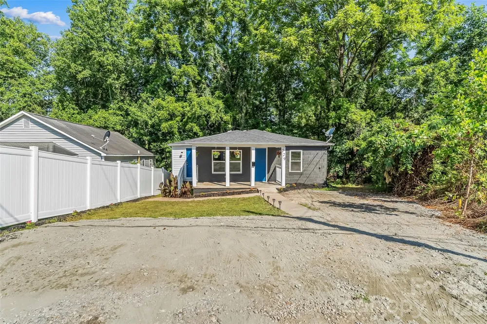 529 NW stage Street Lenoir, NC 28645