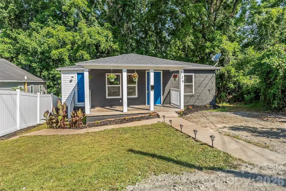 529 NW stage Street Lenoir, NC 28645