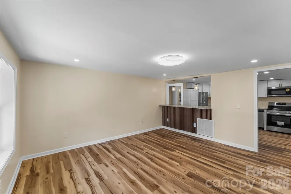 529 NW stage Street Lenoir, NC 28645