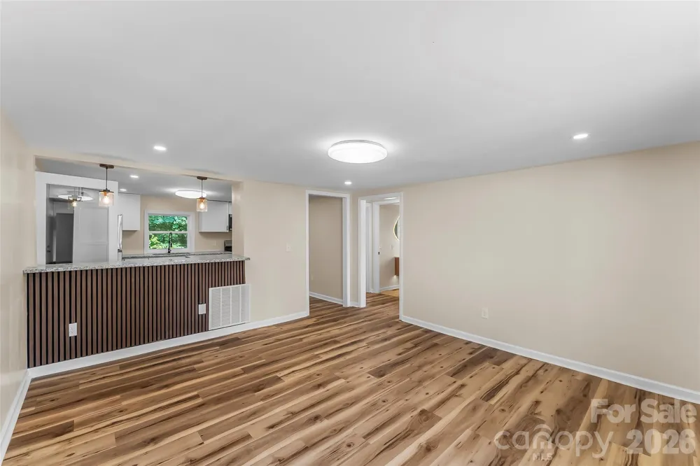 529 NW stage Street Lenoir, NC 28645