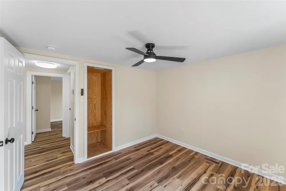 529 NW stage Street Lenoir, NC 28645