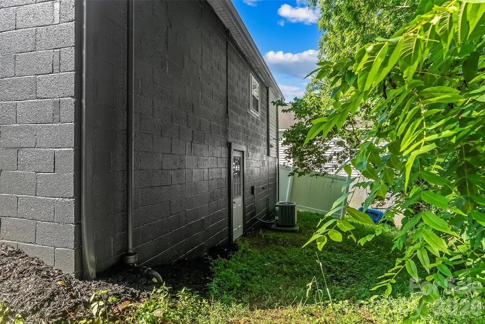 529 NW stage Street Lenoir, NC 28645