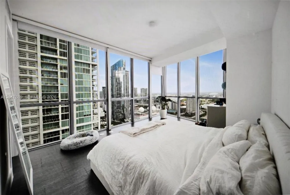 1100 Biscayne Blvd #3708 Miami, FL 33132