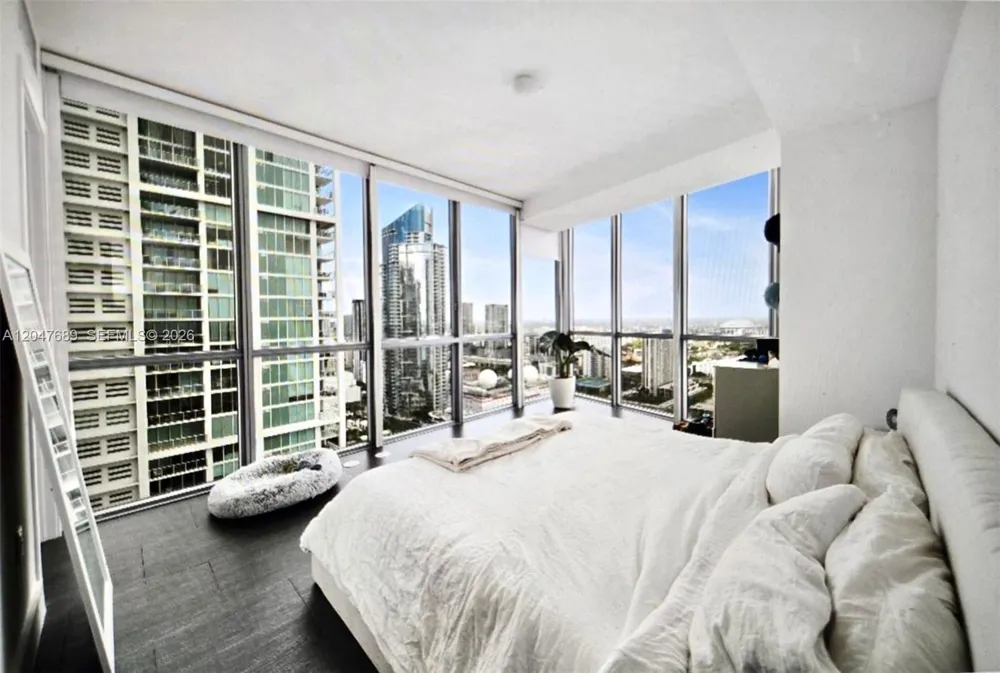 1100 Biscayne Blvd #3708 Miami, FL 33132