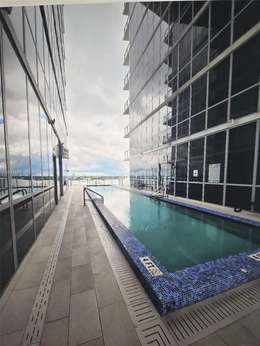 1100 Biscayne Blvd #3708 Miami, FL 33132
