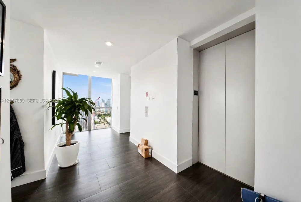 1100 Biscayne Blvd #3708 Miami, FL 33132