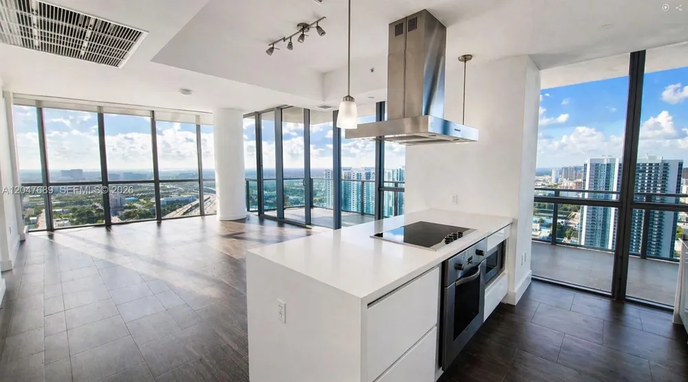 1100 Biscayne Blvd #3708 Miami, FL 33132