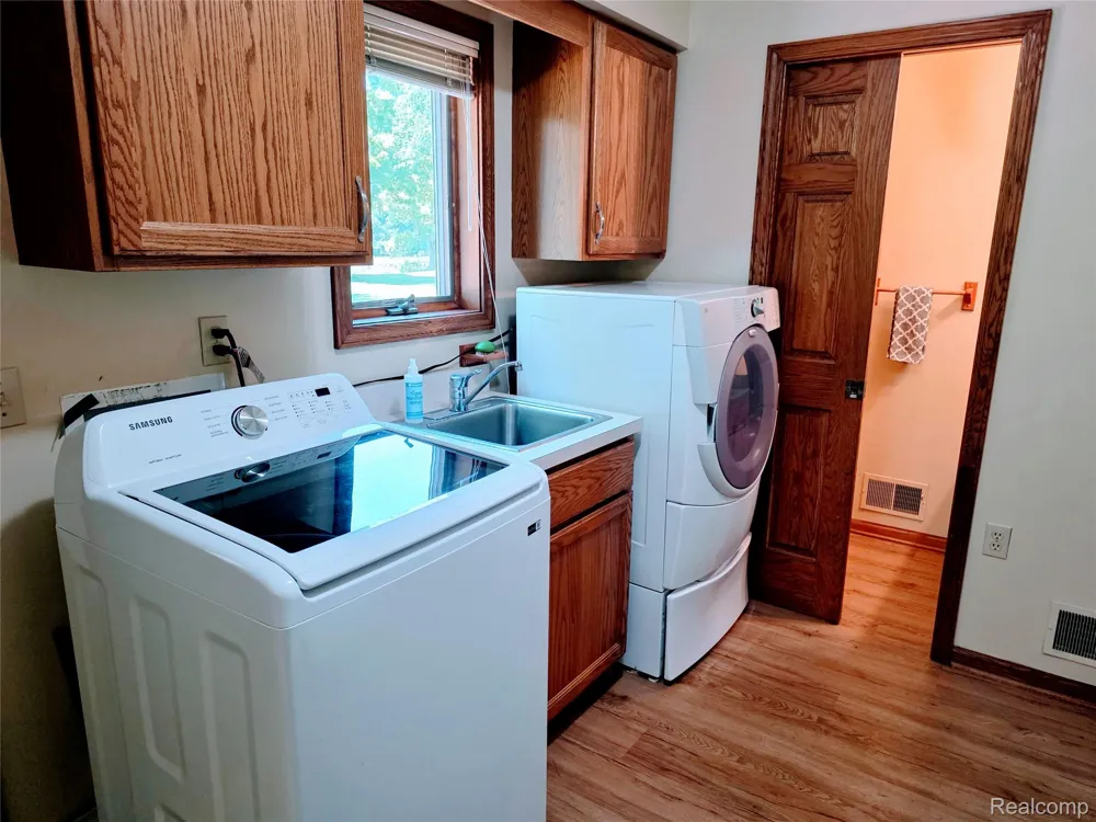 3581 Burkhart Road Howell Township, MI 48855