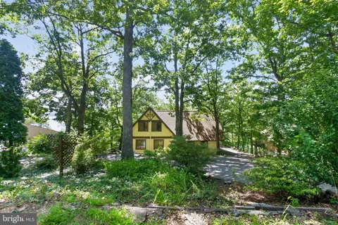 233 SUNSET CIRCLE