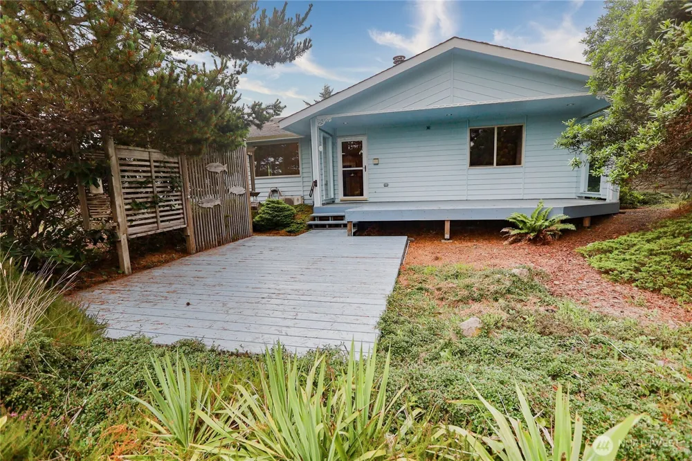 243 Octopus Avenue NE Ocean Shores, WA 98569