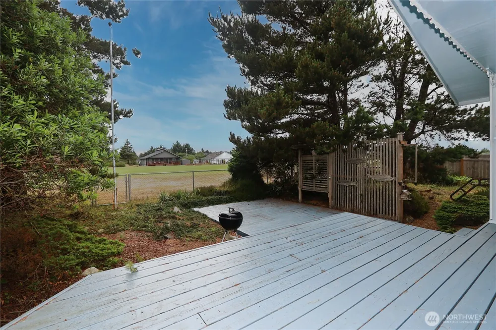 243 Octopus Avenue NE Ocean Shores, WA 98569