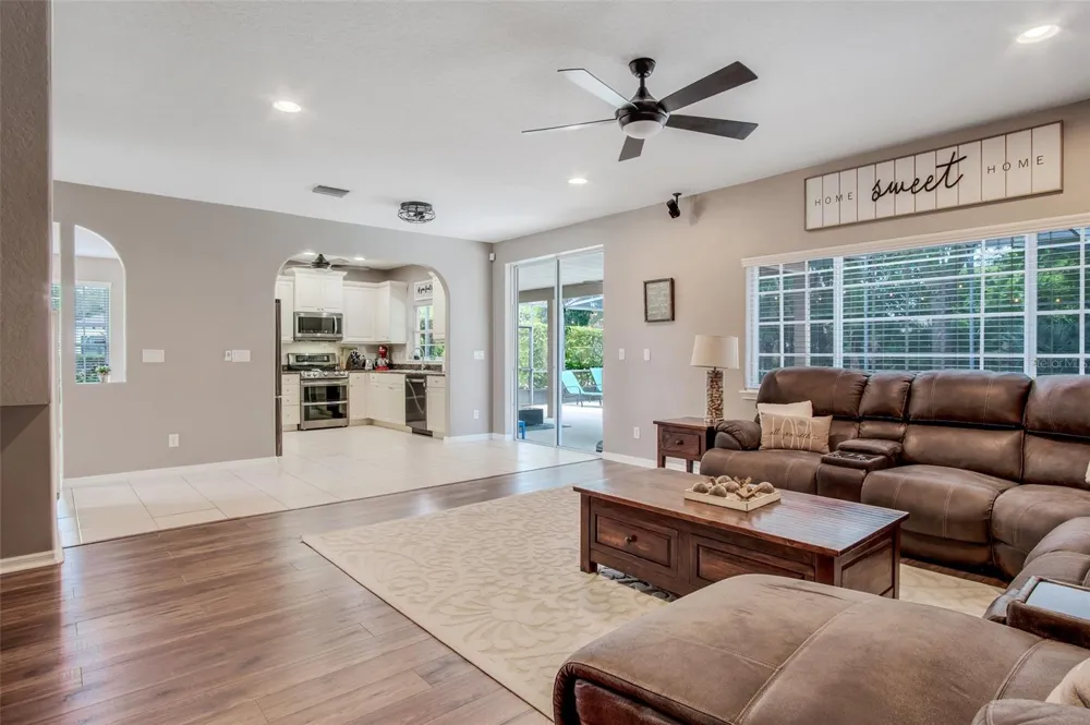 159 RED MAPLE BURL CIRCLE Debary, FL 32713