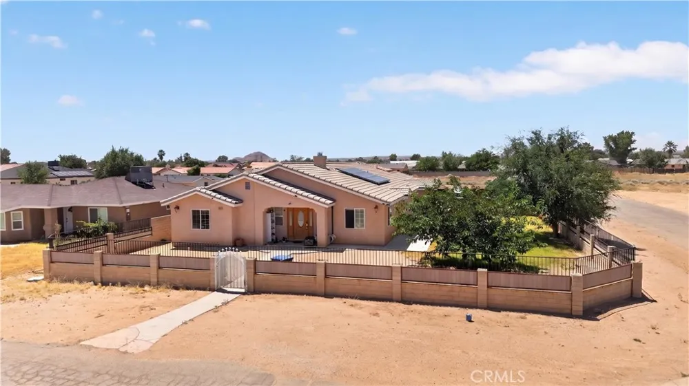 9116 Fuchsia California City, CA 93505
