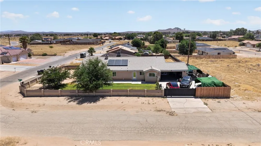 9116 Fuchsia California City, CA 93505