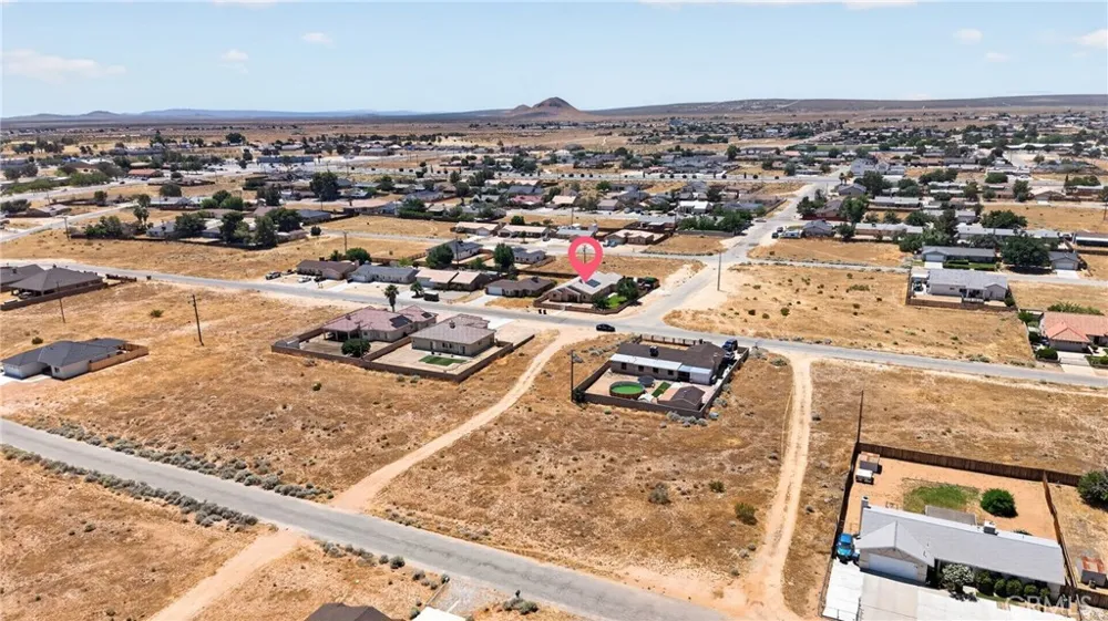 9116 Fuchsia California City, CA 93505