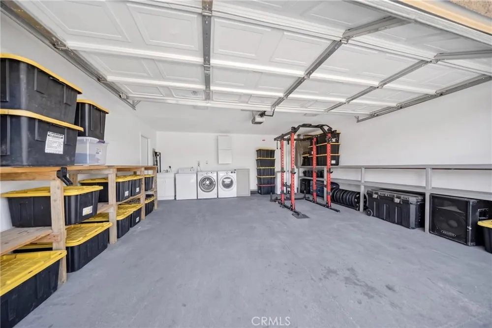 9116 Fuchsia California City, CA 93505