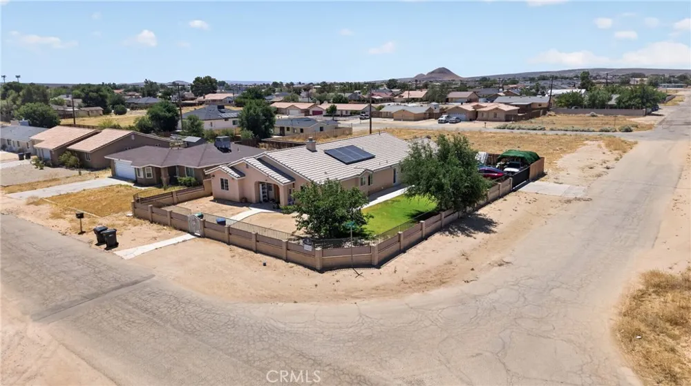 9116 Fuchsia California City, CA 93505