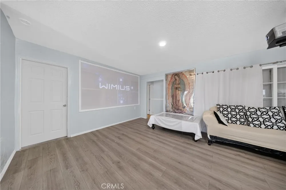 9116 Fuchsia California City, CA 93505