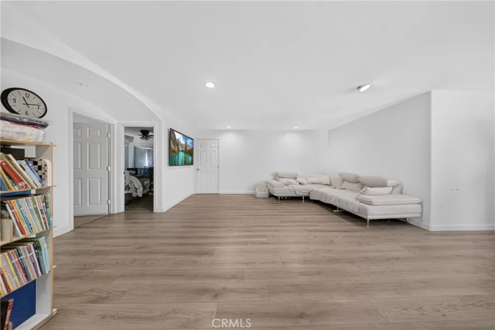 9116 Fuchsia California City, CA 93505