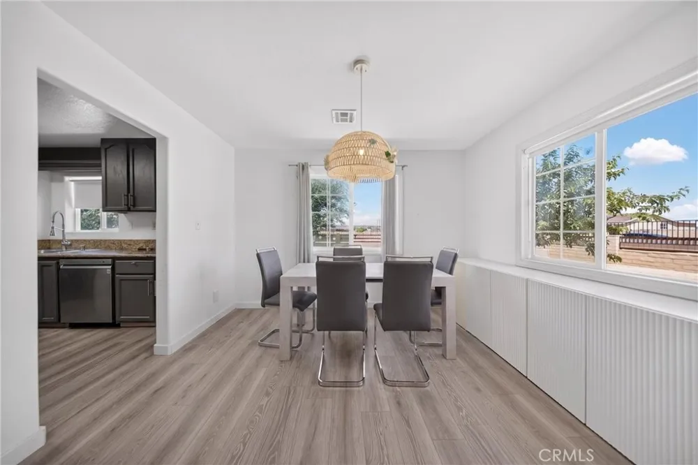 9116 Fuchsia California City, CA 93505