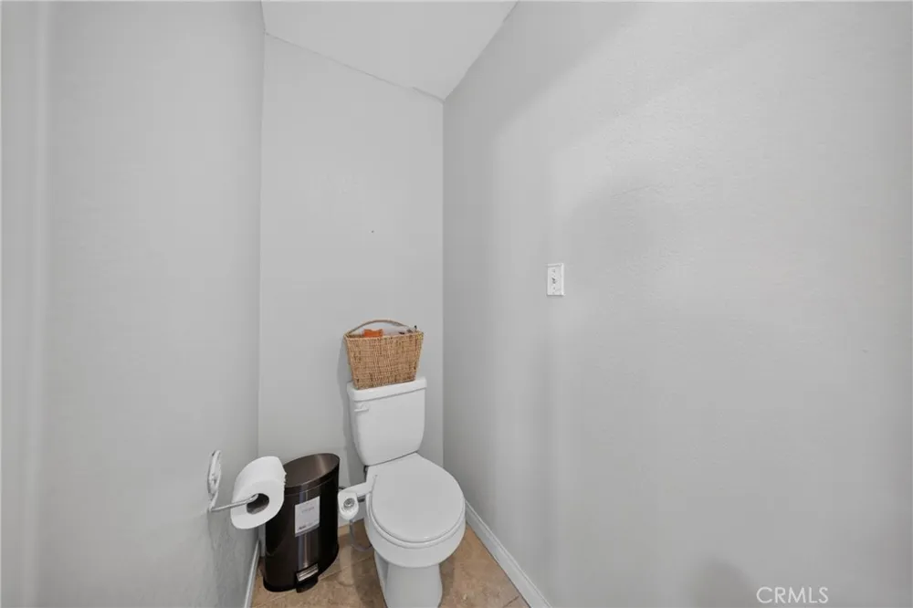 9116 Fuchsia California City, CA 93505