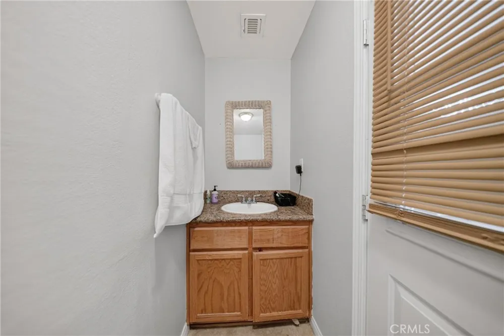 9116 Fuchsia California City, CA 93505