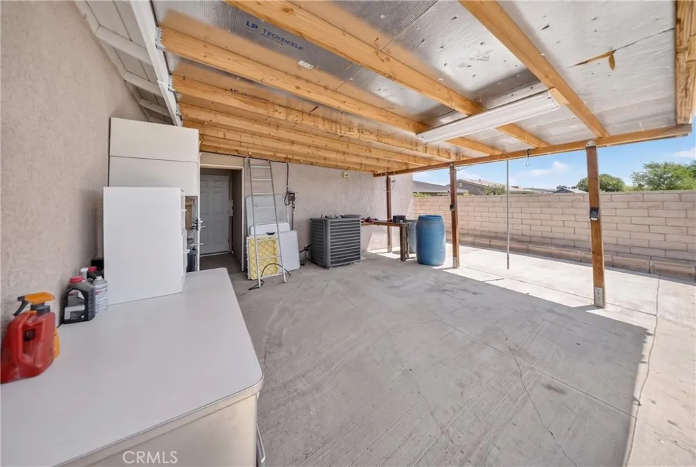 9116 Fuchsia California City, CA 93505