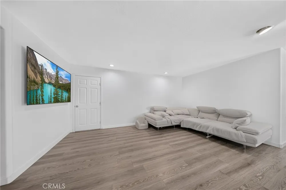 9116 Fuchsia California City, CA 93505