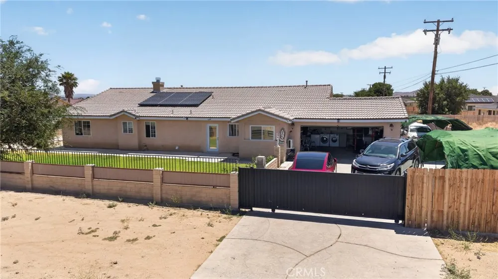 9116 Fuchsia California City, CA 93505
