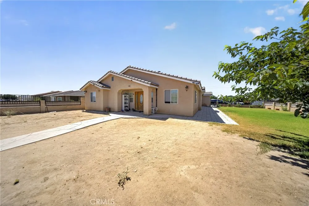 9116 Fuchsia California City, CA 93505