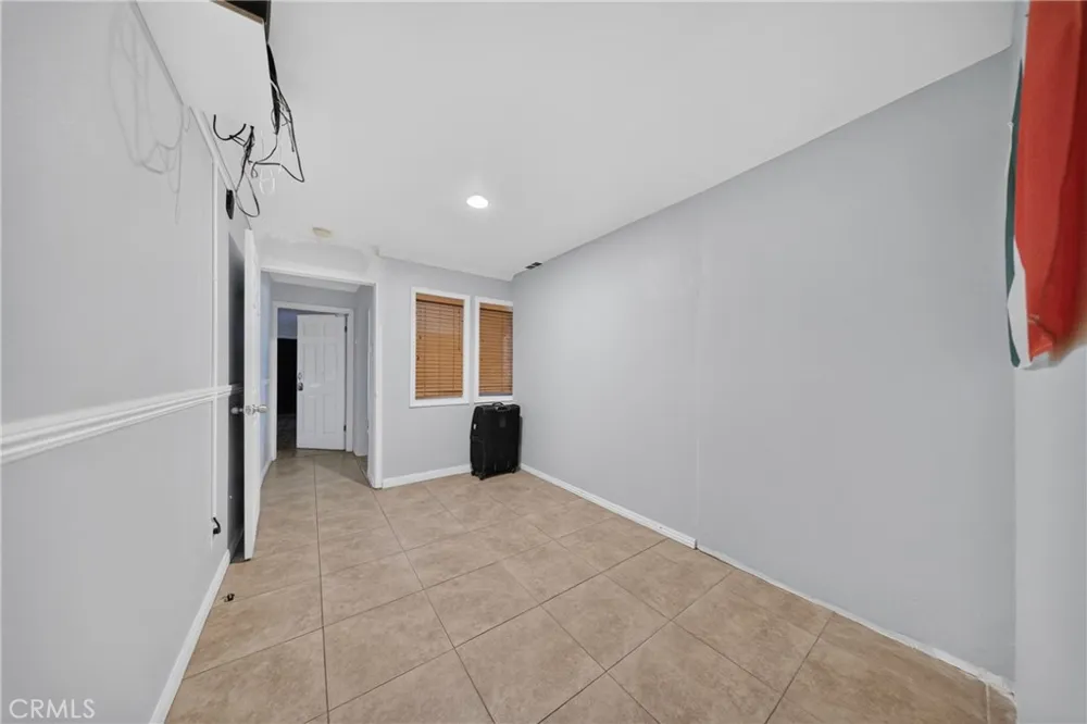 9116 Fuchsia California City, CA 93505