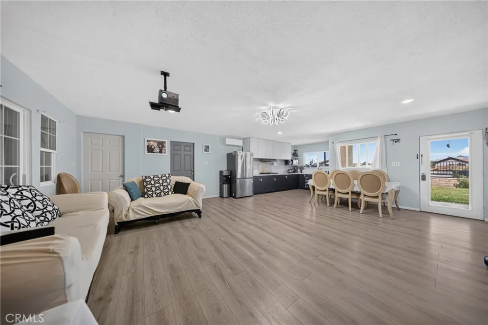 9116 Fuchsia California City, CA 93505