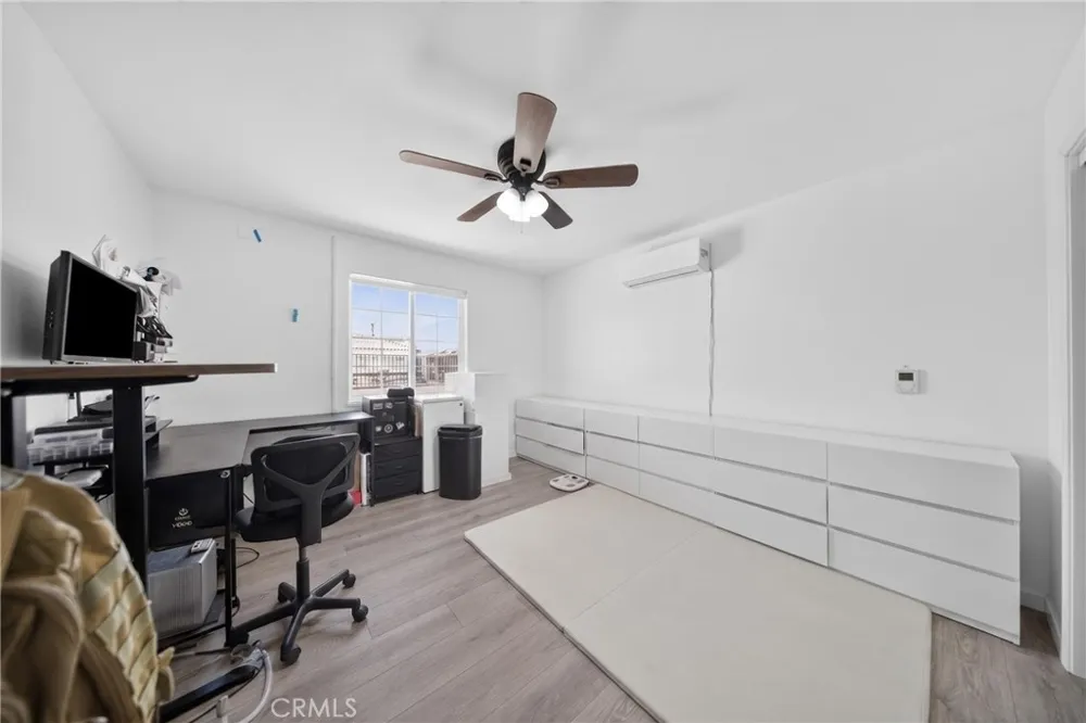 9116 Fuchsia California City, CA 93505