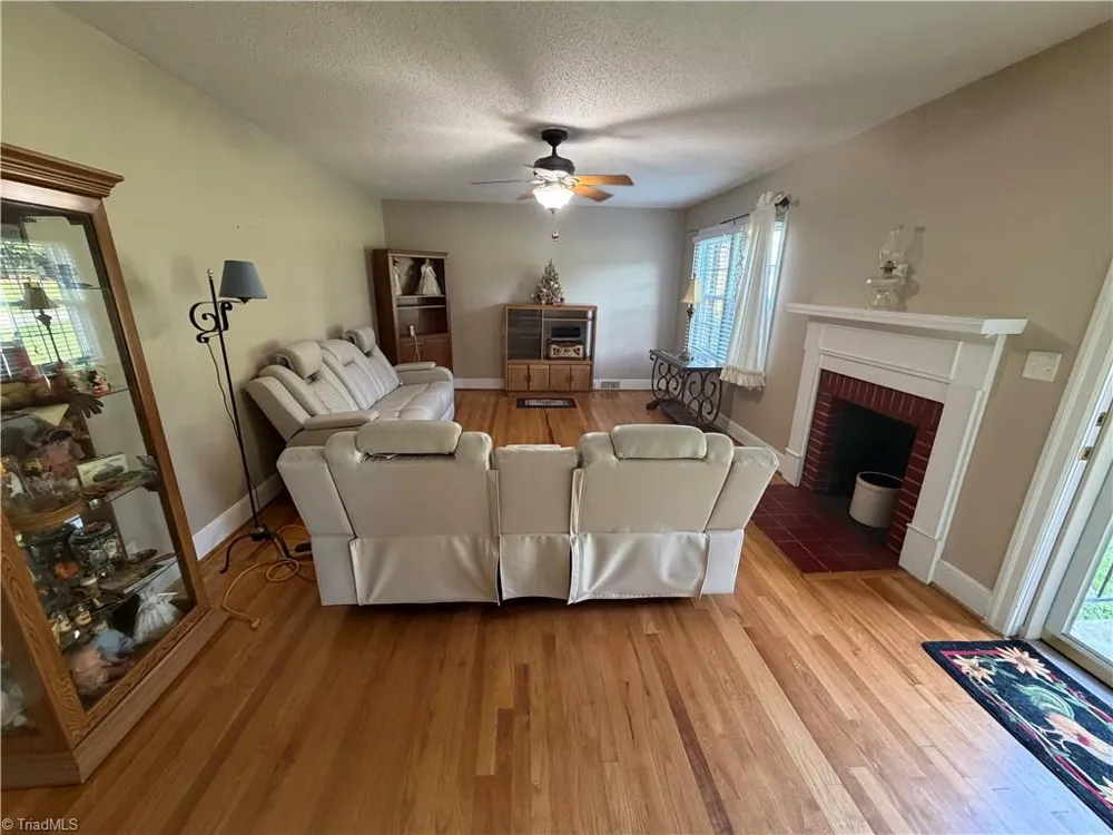 4470 Nc 268 Ararat, NC 27007