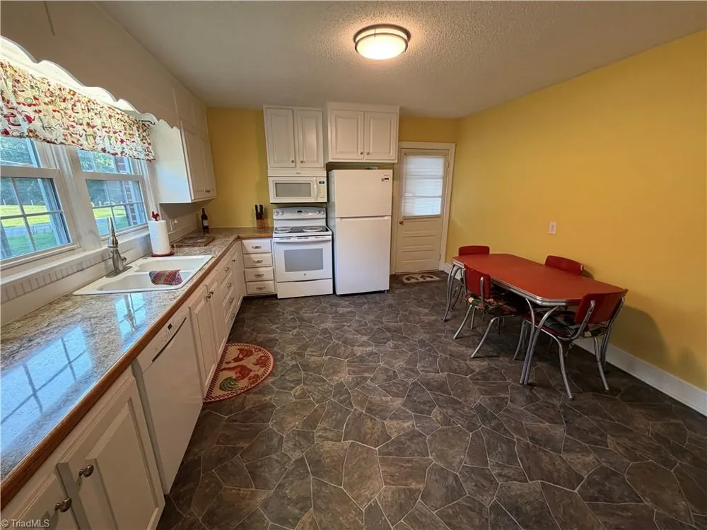 4470 Nc 268 Ararat, NC 27007