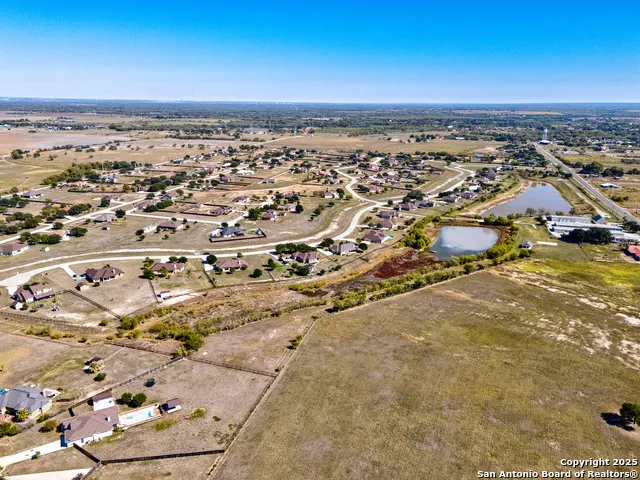 16026 Lake Shore Dr Lytle, TX 78052