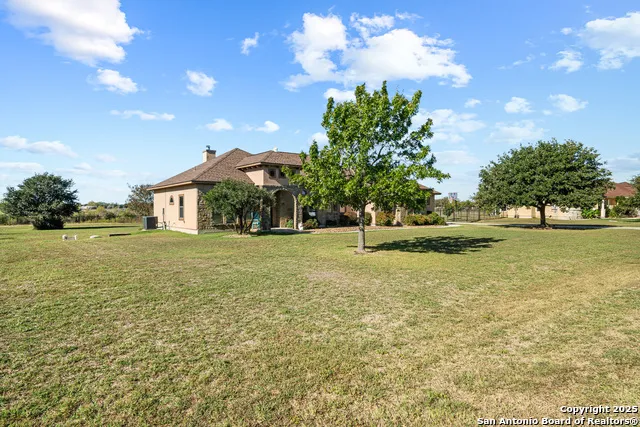 16026 Lake Shore Dr Lytle, TX 78052