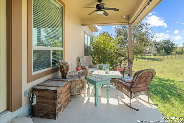 16026 Lake Shore Dr Lytle, TX 78052
