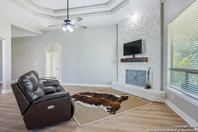 16026 Lake Shore Dr Lytle, TX 78052