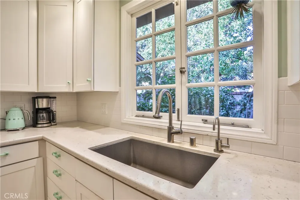 666 W 9th Street Claremont, CA 91711