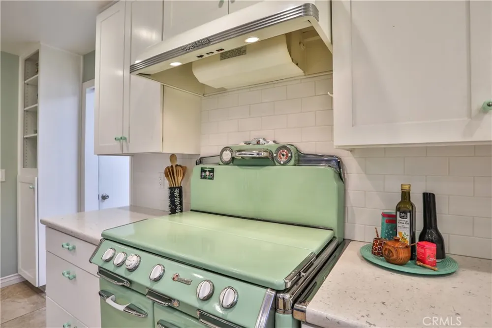 666 W 9th Street Claremont, CA 91711