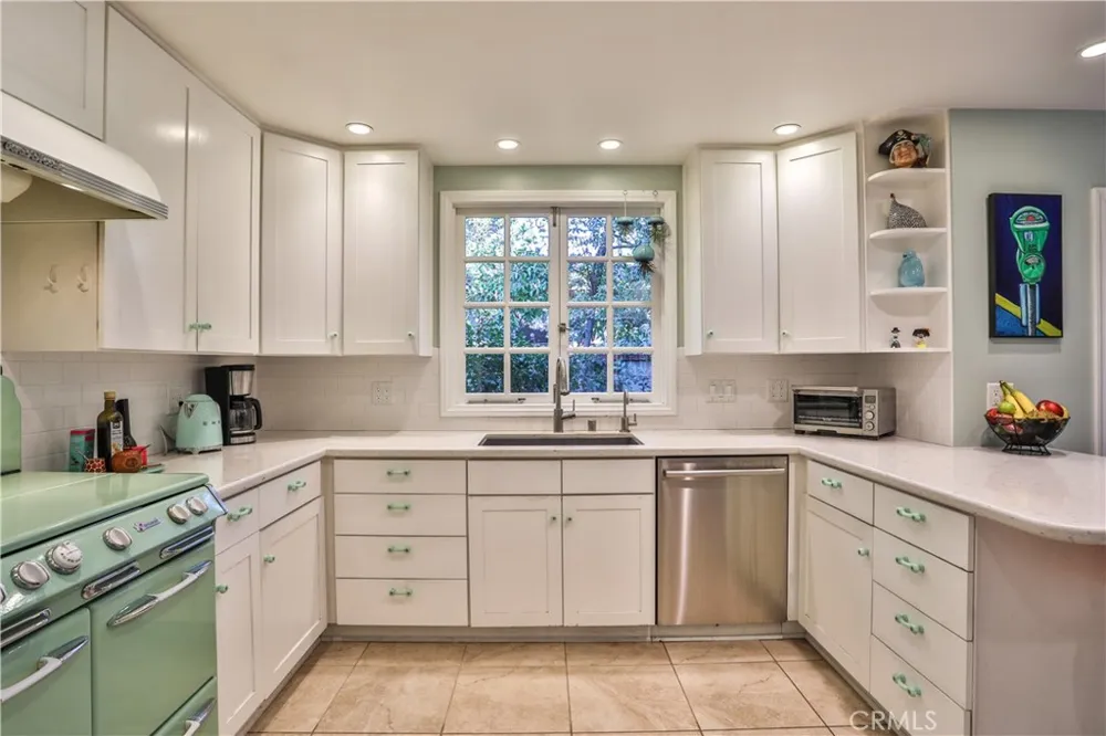 666 W 9th Street Claremont, CA 91711