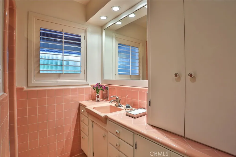 666 W 9th Street Claremont, CA 91711