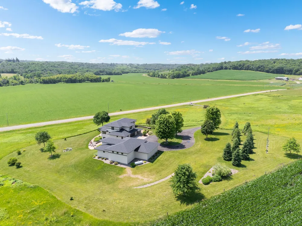 15157 County 11 Boulevard Pine Island, MN 55963