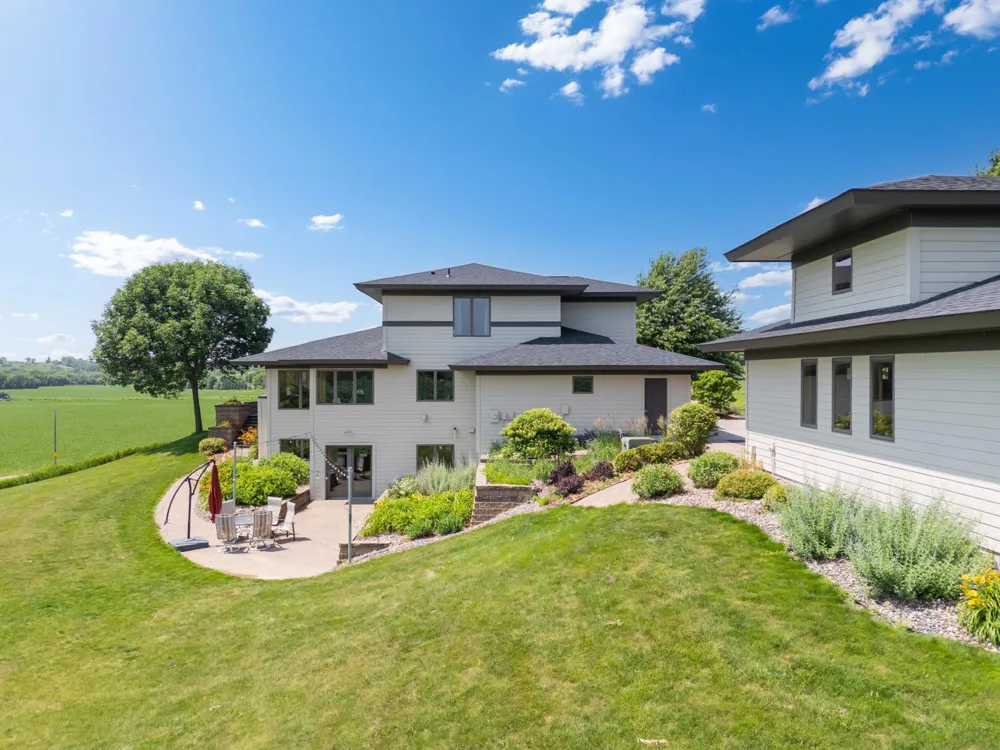 15157 County 11 Boulevard Pine Island, MN 55963