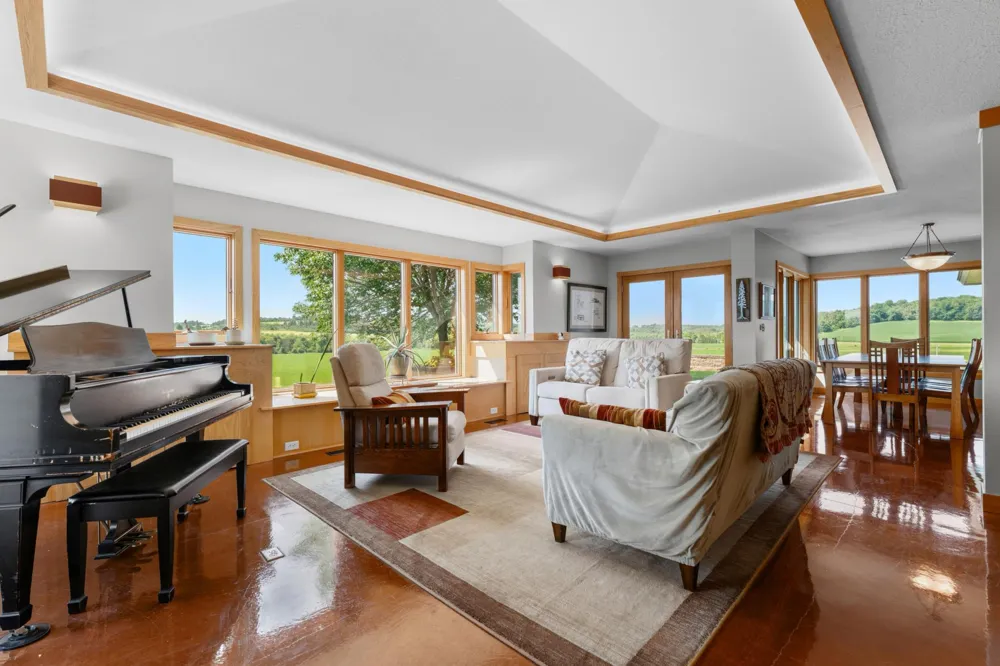 15157 County 11 Boulevard Pine Island, MN 55963
